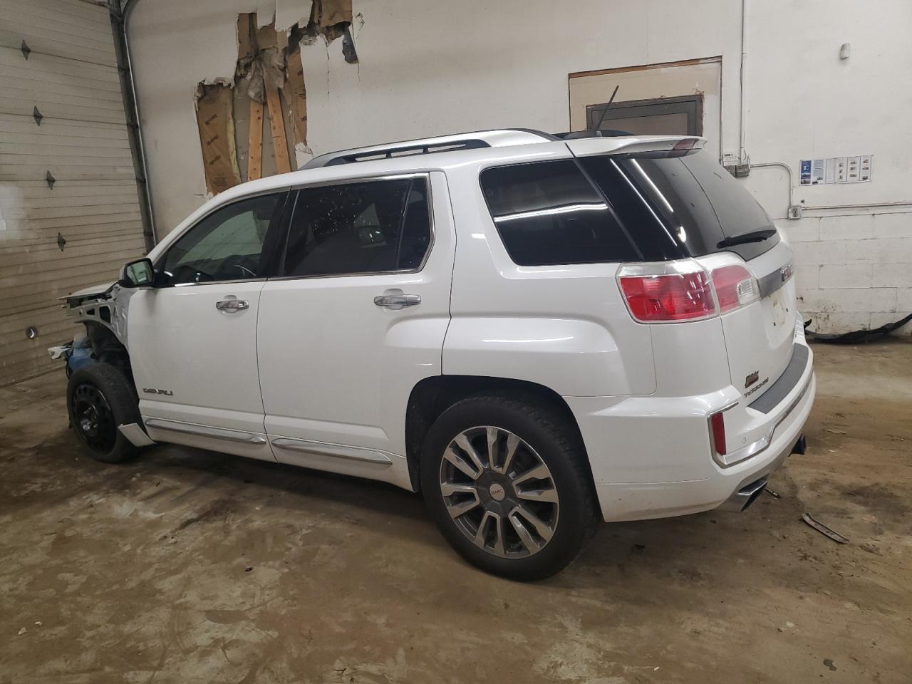 2016 GMC Terrain Denali - Фото 2