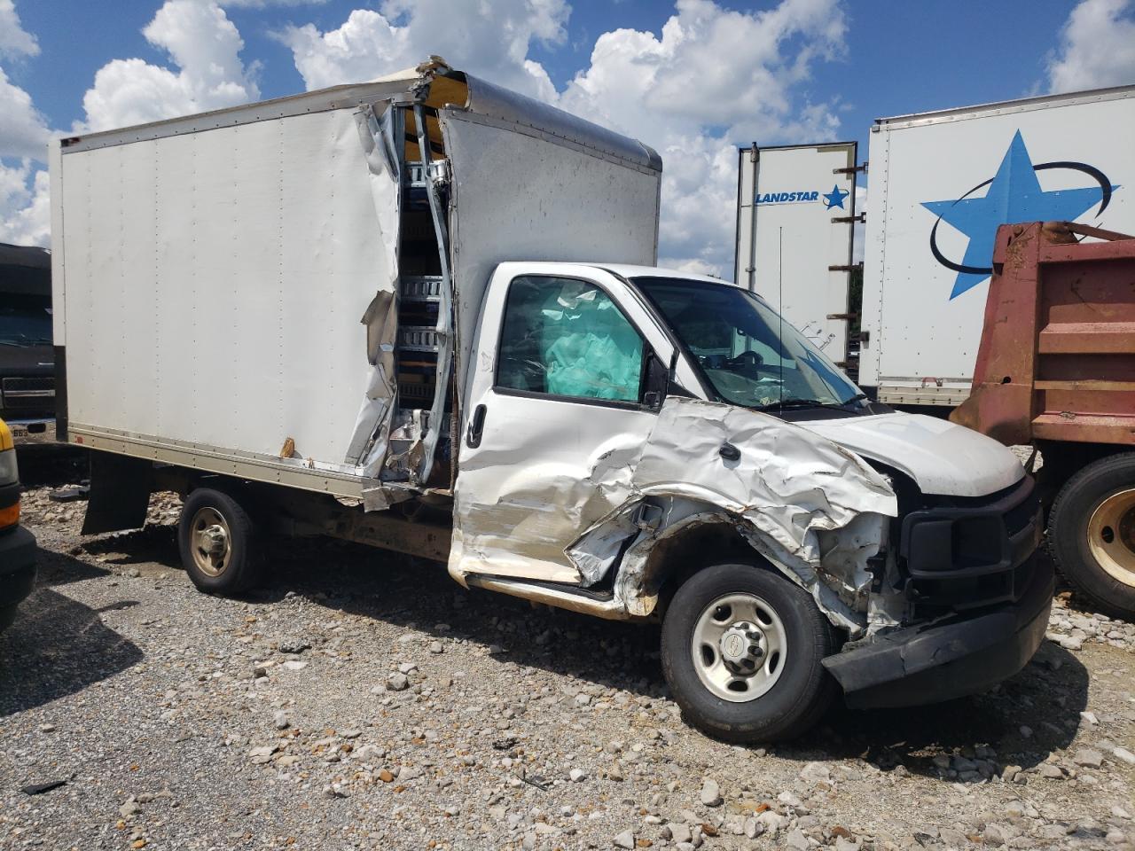 2017 Chevrolet Express G3500 - Image 4