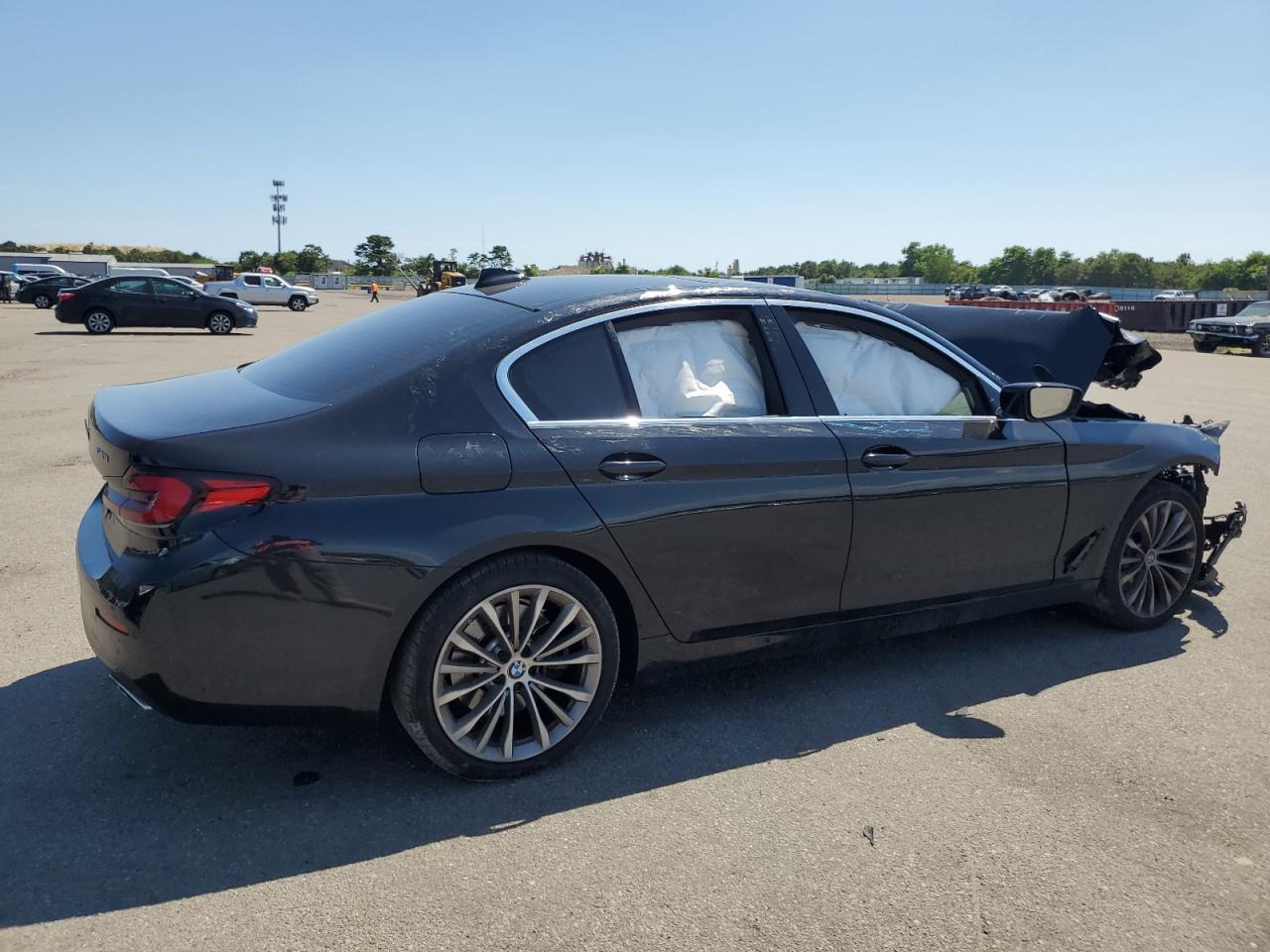 2021 BMW 540 Xi - Image 3
