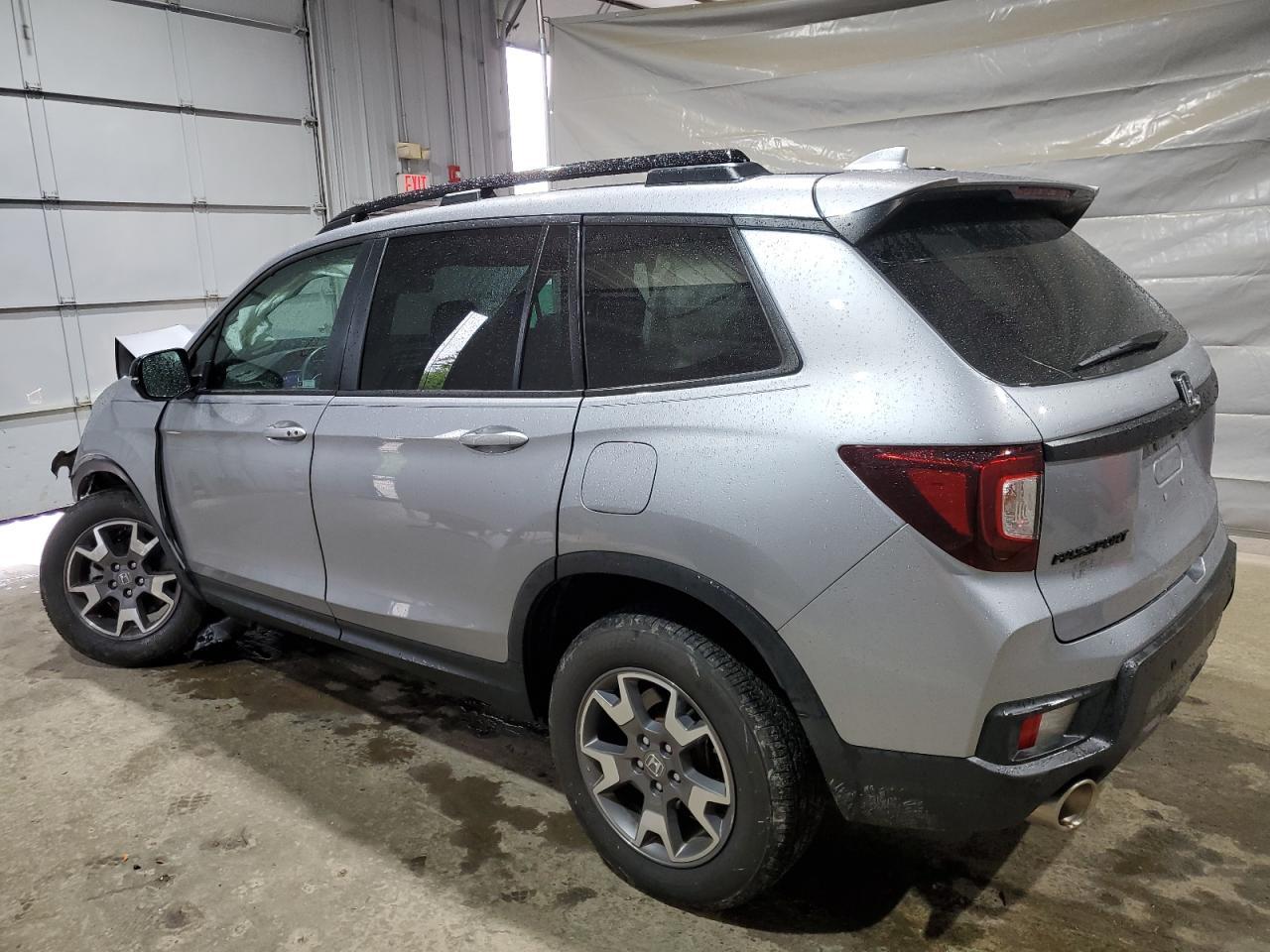2022 Honda Passport Trail Sport - Image 2