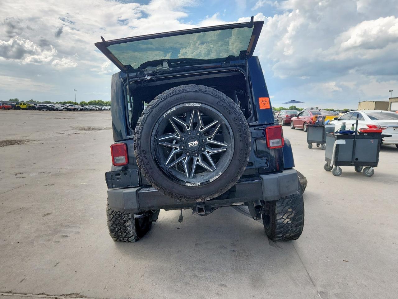 2012 Jeep Wrangler Unlimited Sahara - Image 6