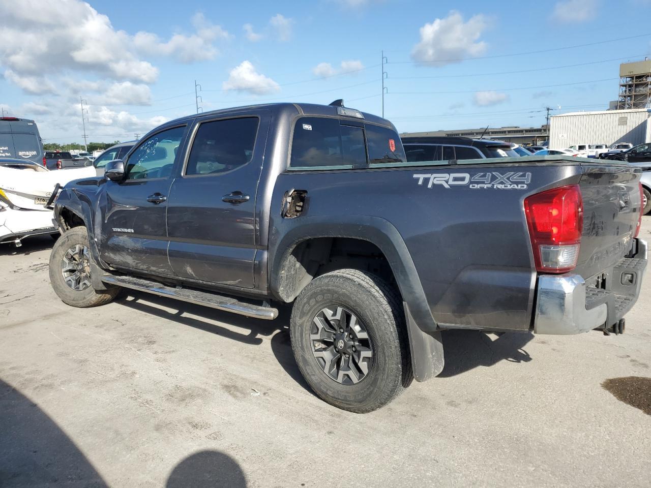 2017 Toyota Tacoma Double Cab - Фото 2