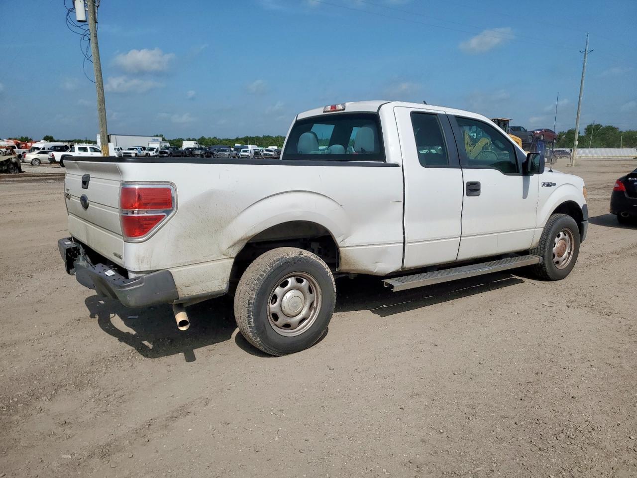 2013 Ford F150 Super Cab - Image 3