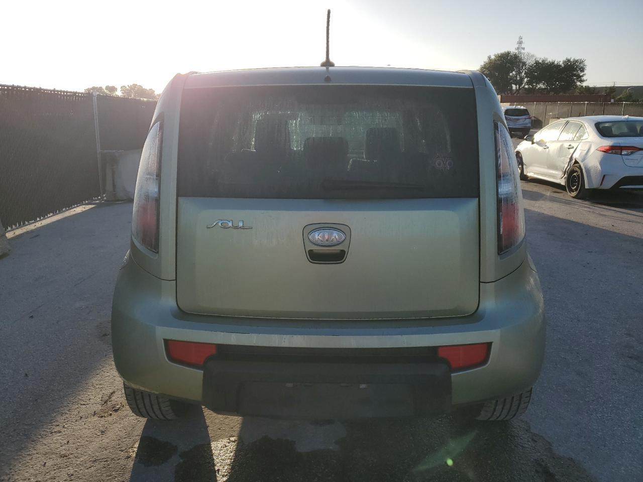 2010 Kia Soul + - Фото 6