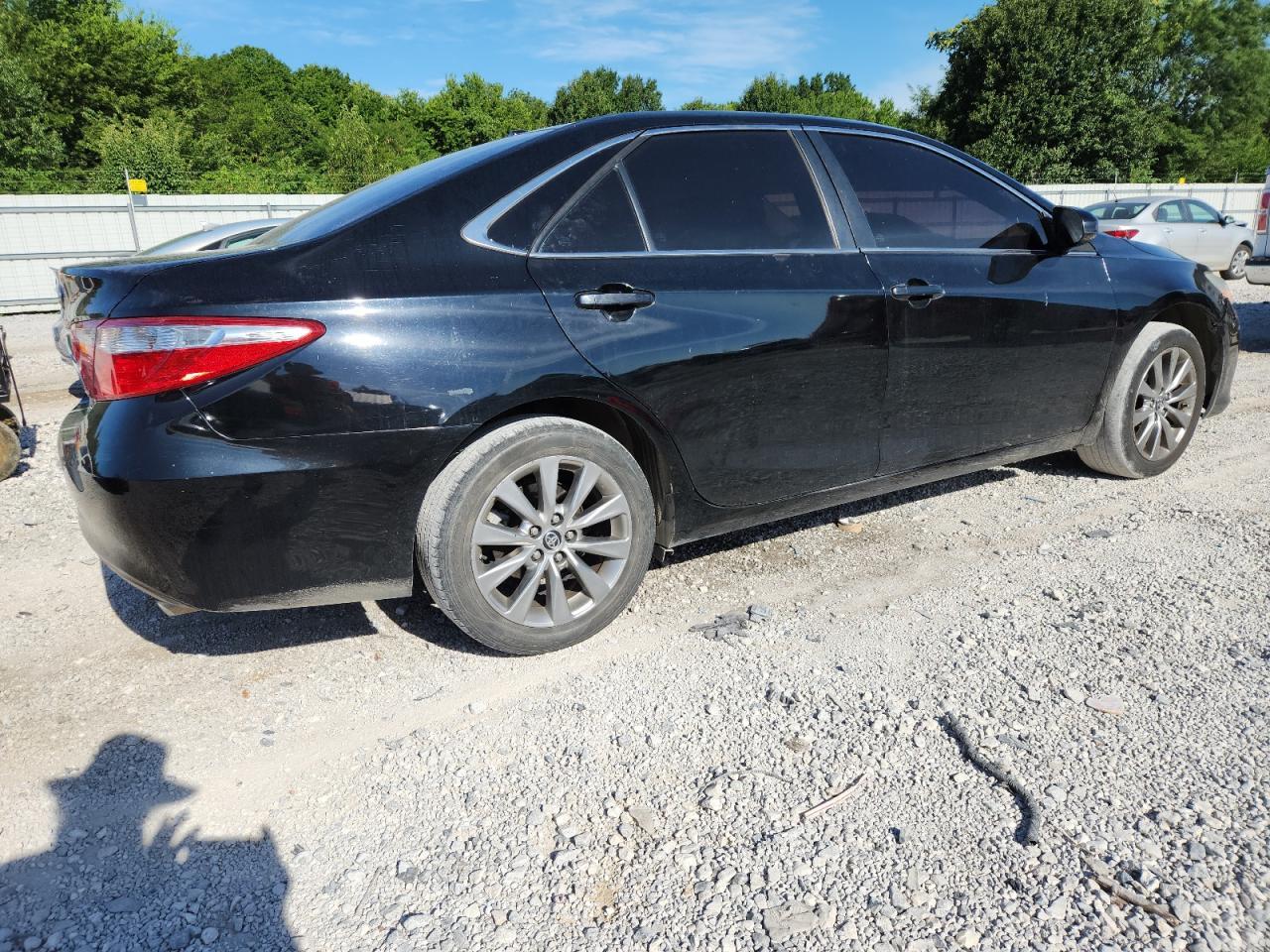 2015 Toyota Camry Le - Image 3