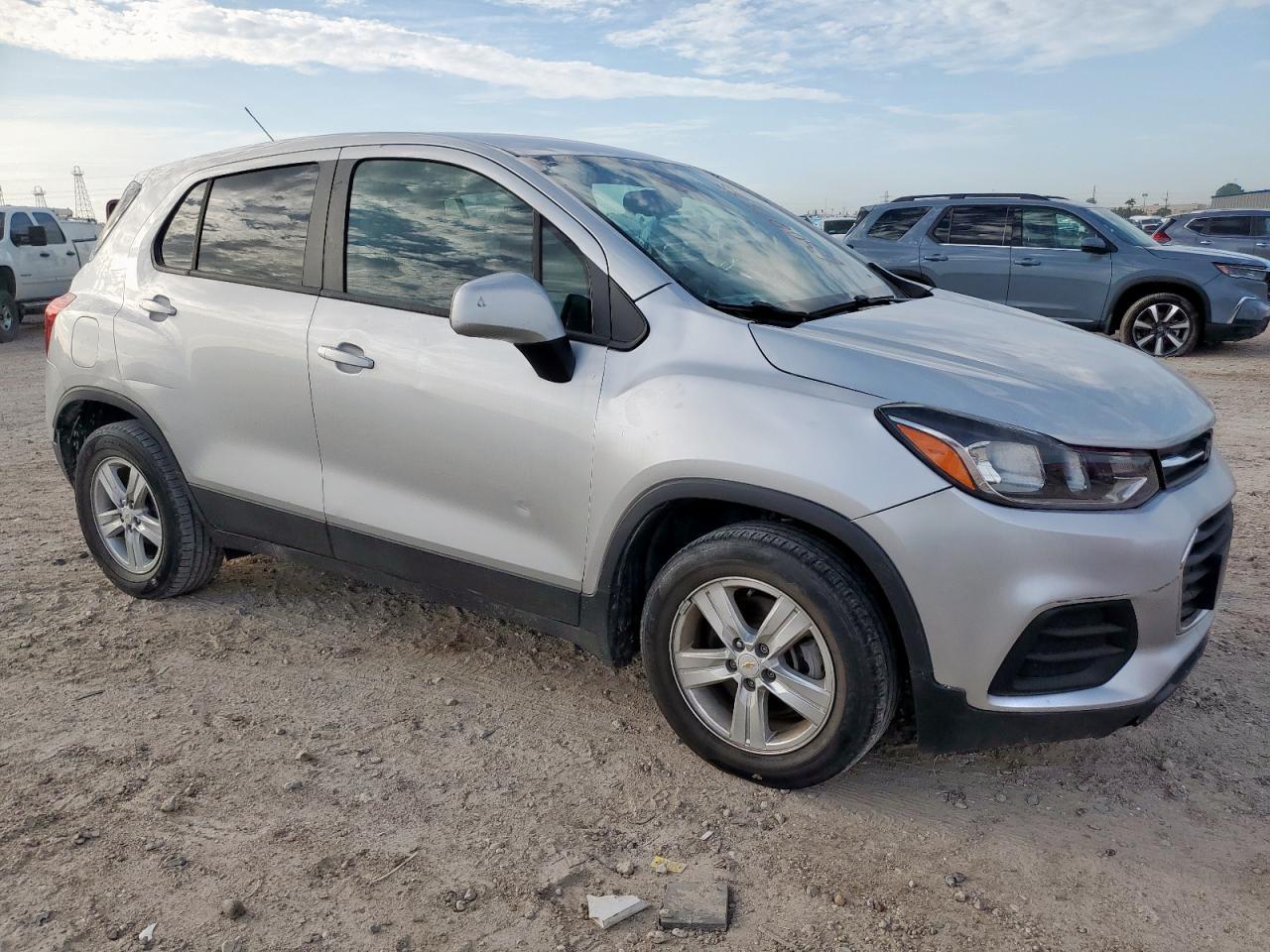 2020 Chevrolet Trax Ls - Image 4