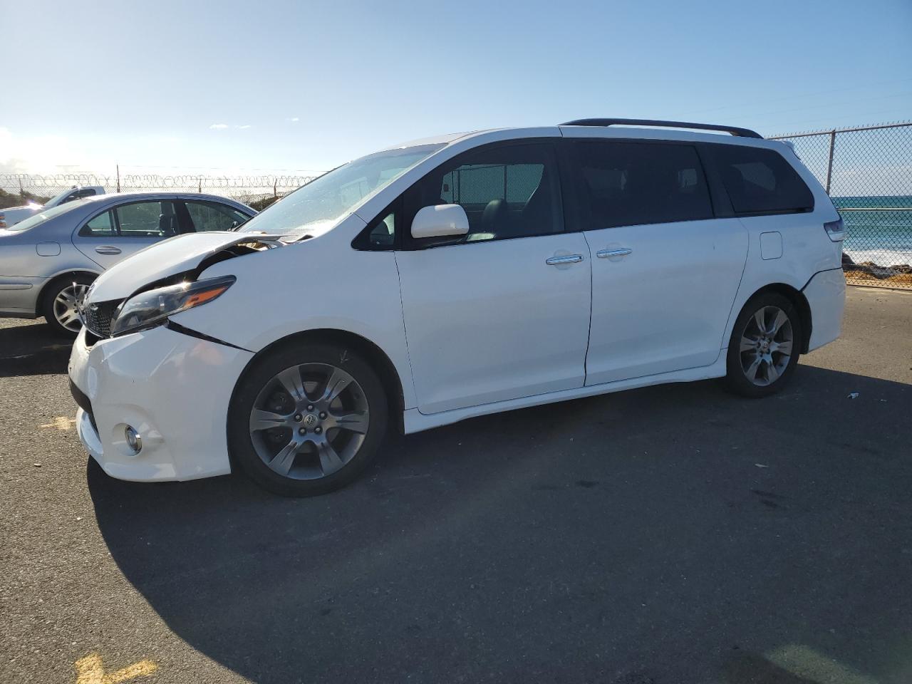 2016 Toyota Sienna Se