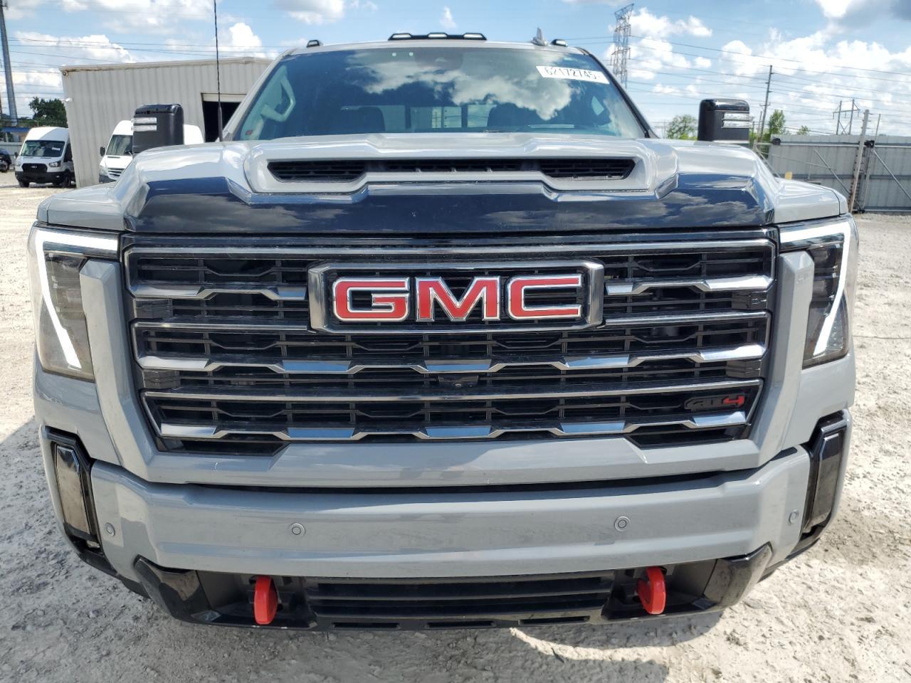 2024 GMC Sierra K3500 At4 - Image 5