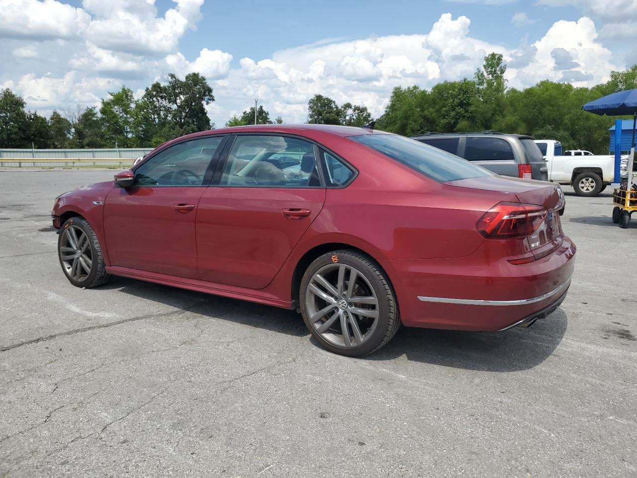 2018 Volkswagen Passat S - Фото 2
