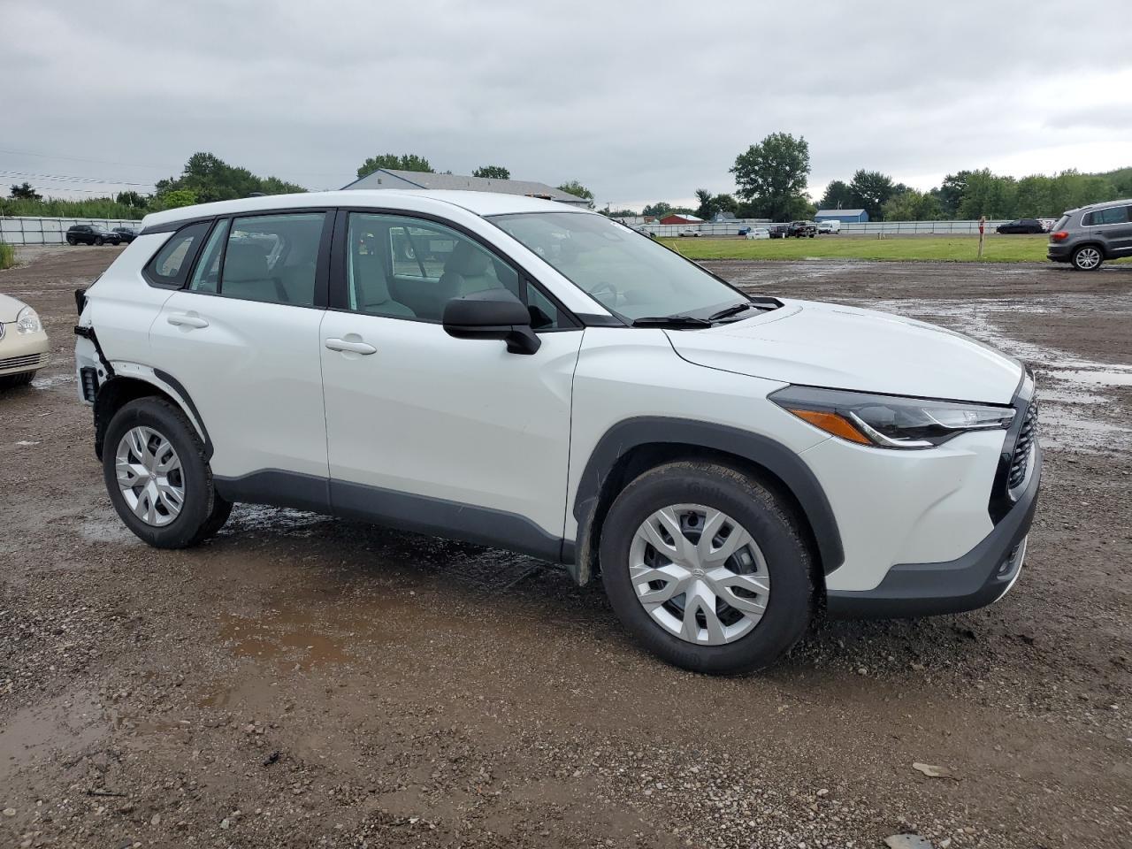 2025 Toyota Corolla Cross L - Фото 4