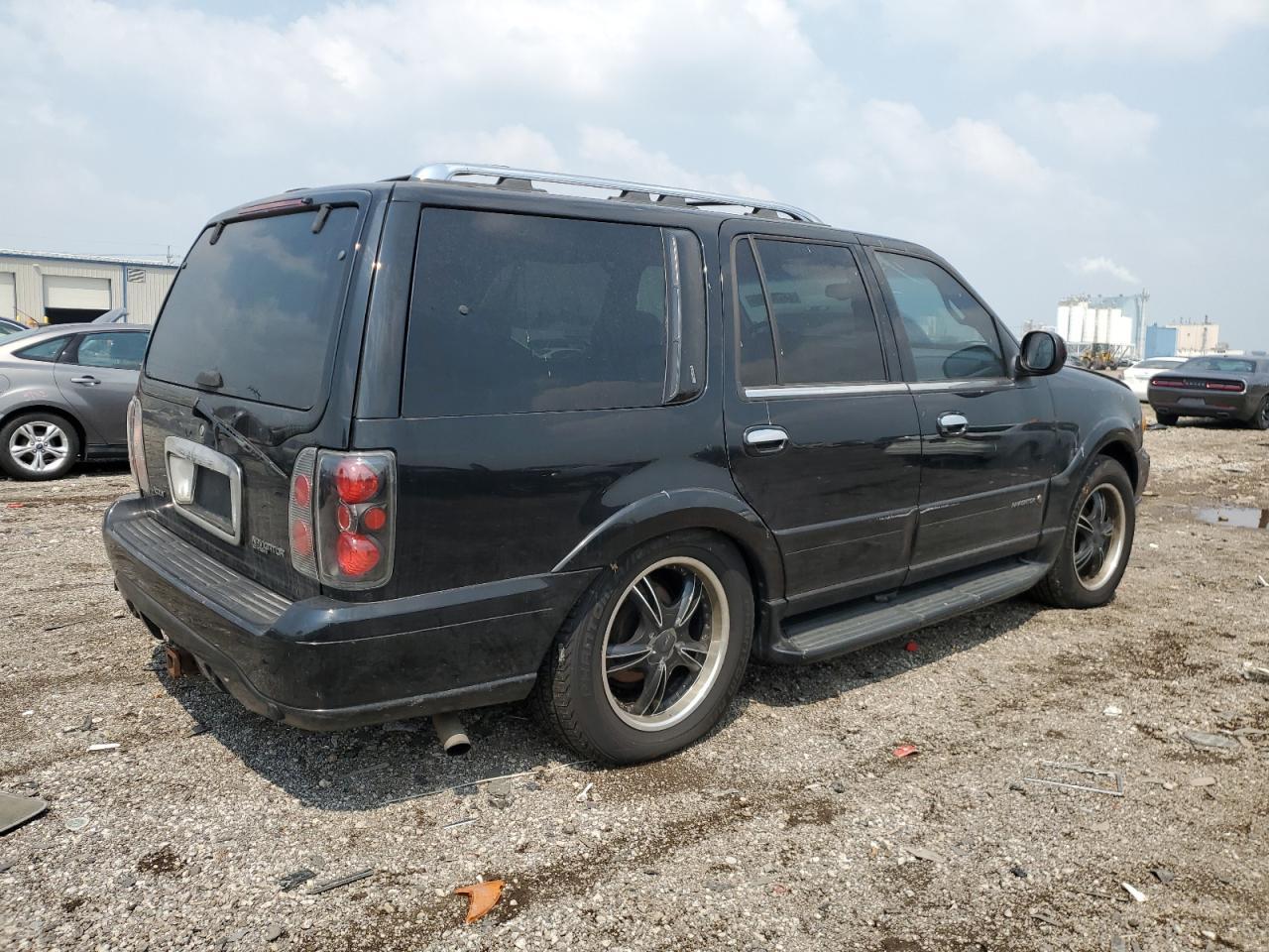 2001 Lincoln Navigator - Image 3