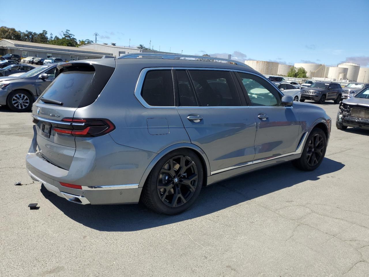 2025 BMW X7 xDrive40I - Фото 3
