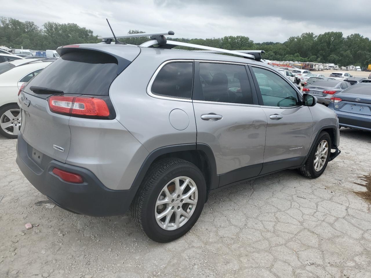 2015 Jeep Cherokee Latitude - Фото 3