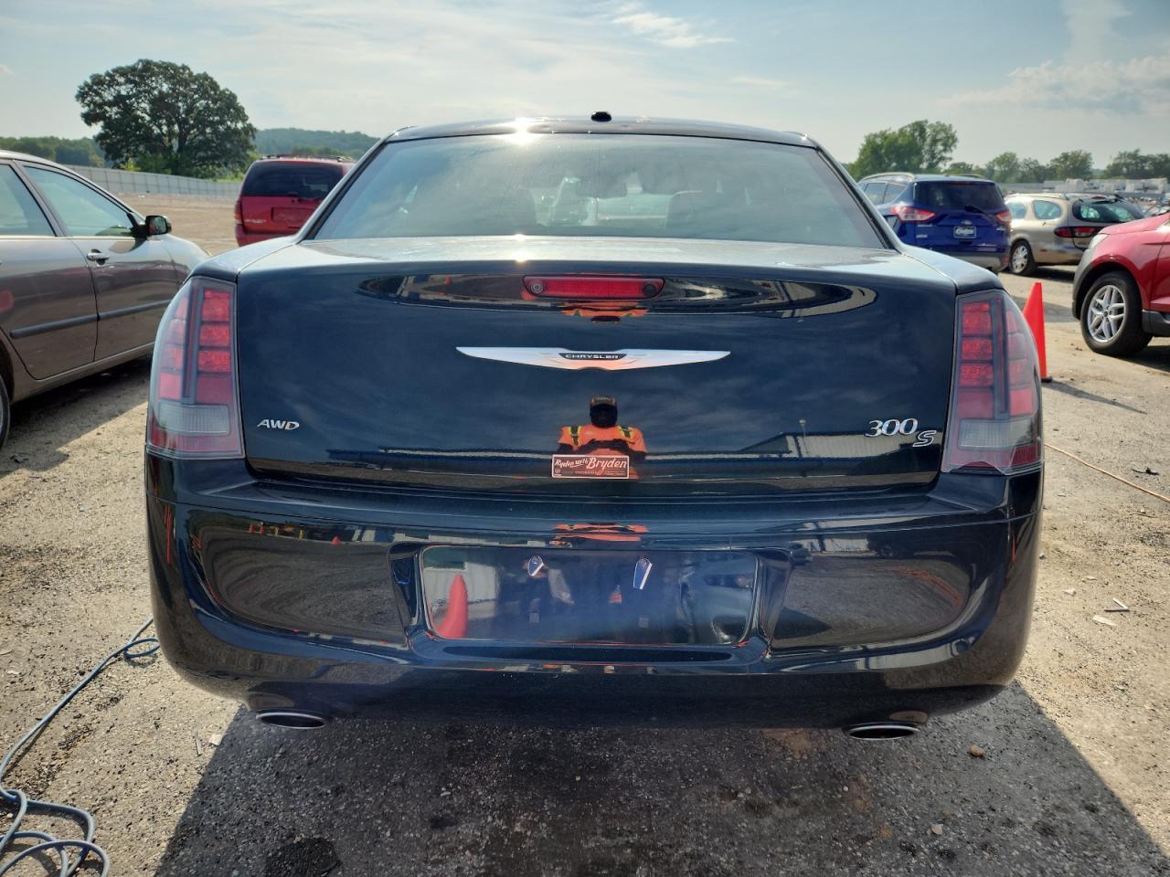 2014 Chrysler 300 S - Image 6