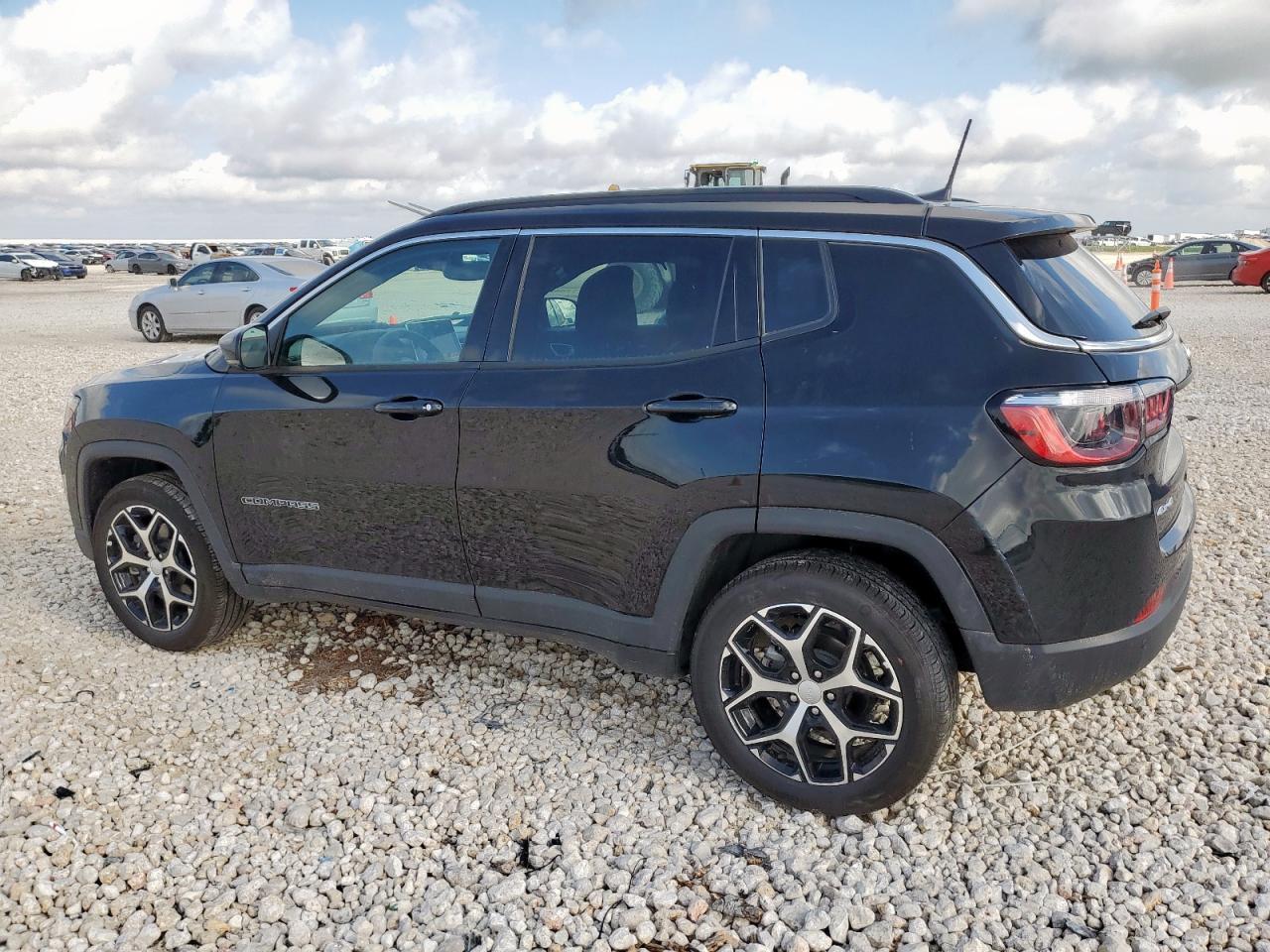 2024 Jeep Compass - Фото 2