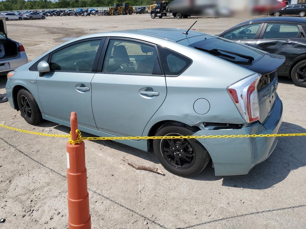 2013 Toyota Prius - Image 2