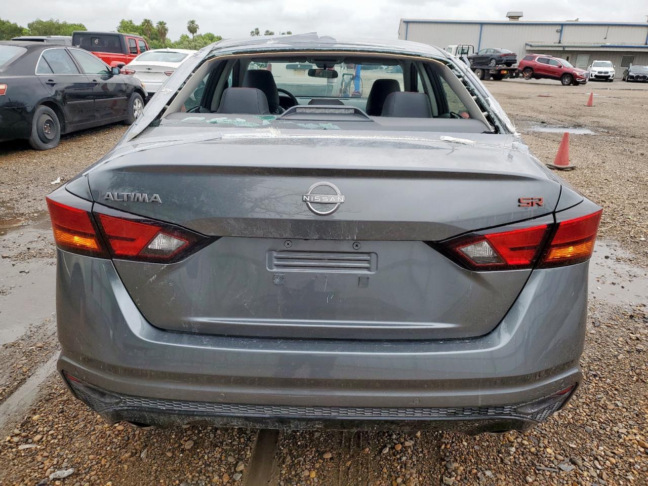 2025 Nissan Altima Sr - Фото 6