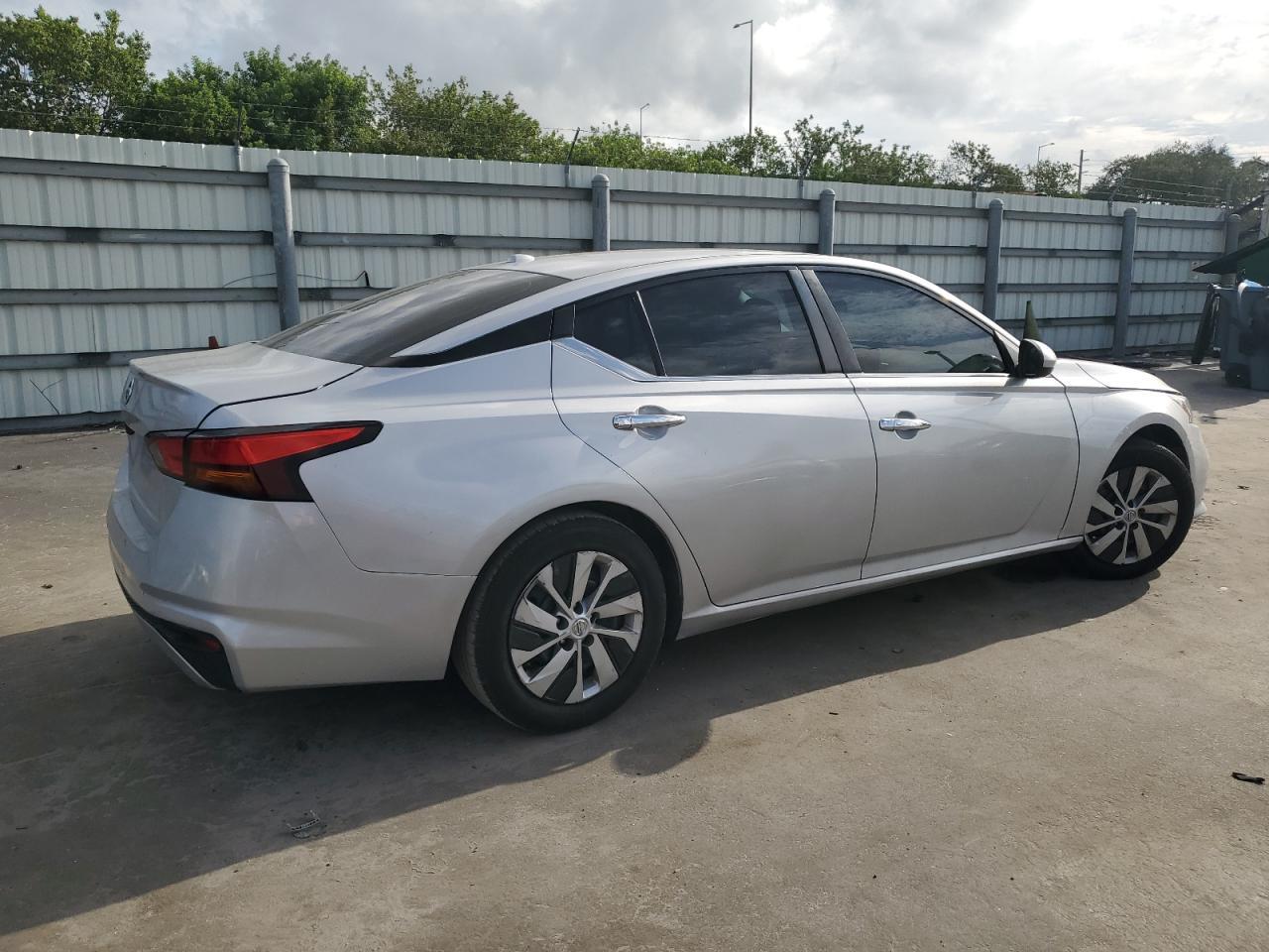 2020 Nissan Altima S - Image 3