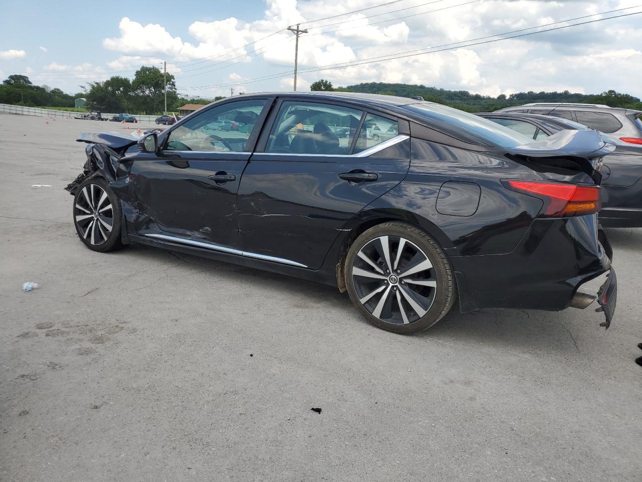 2019 Nissan Altima Sr - Фото 2