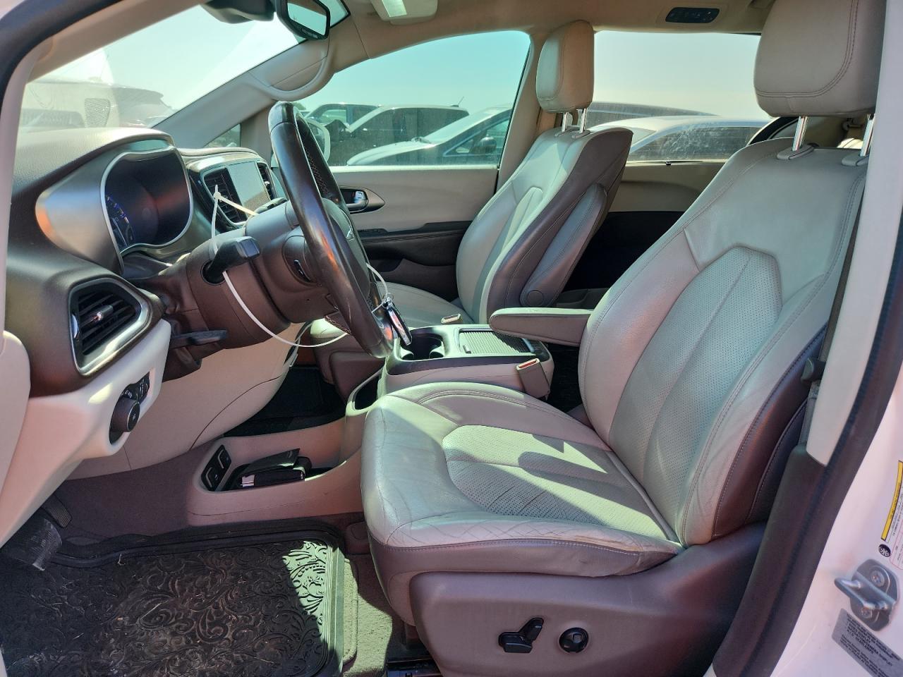 2017 Chrysler Pacifica Touring L Plus - Фото 7