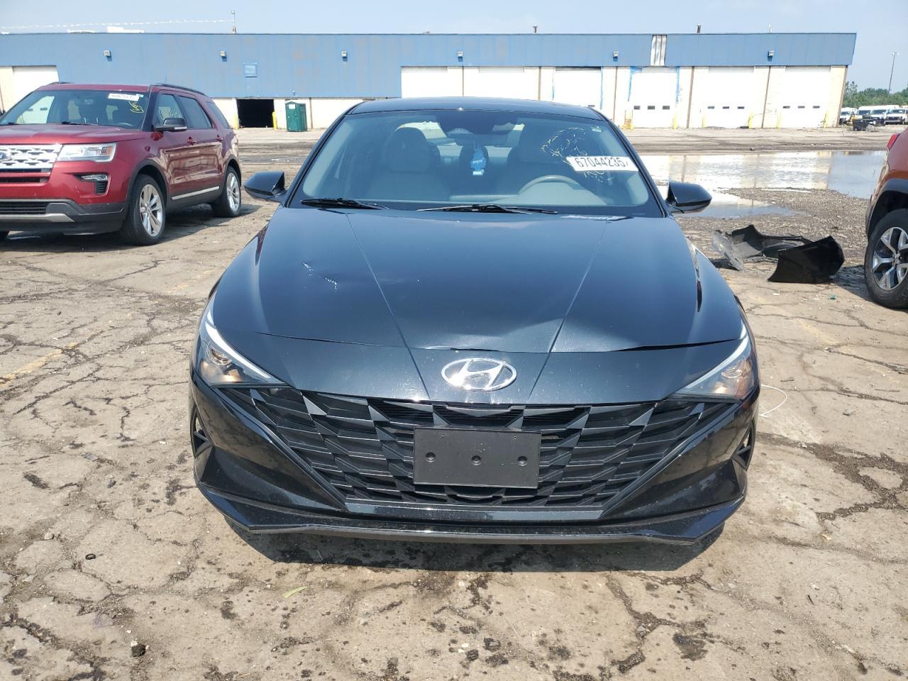 2021 Hyundai Elantra Se - Фото 5