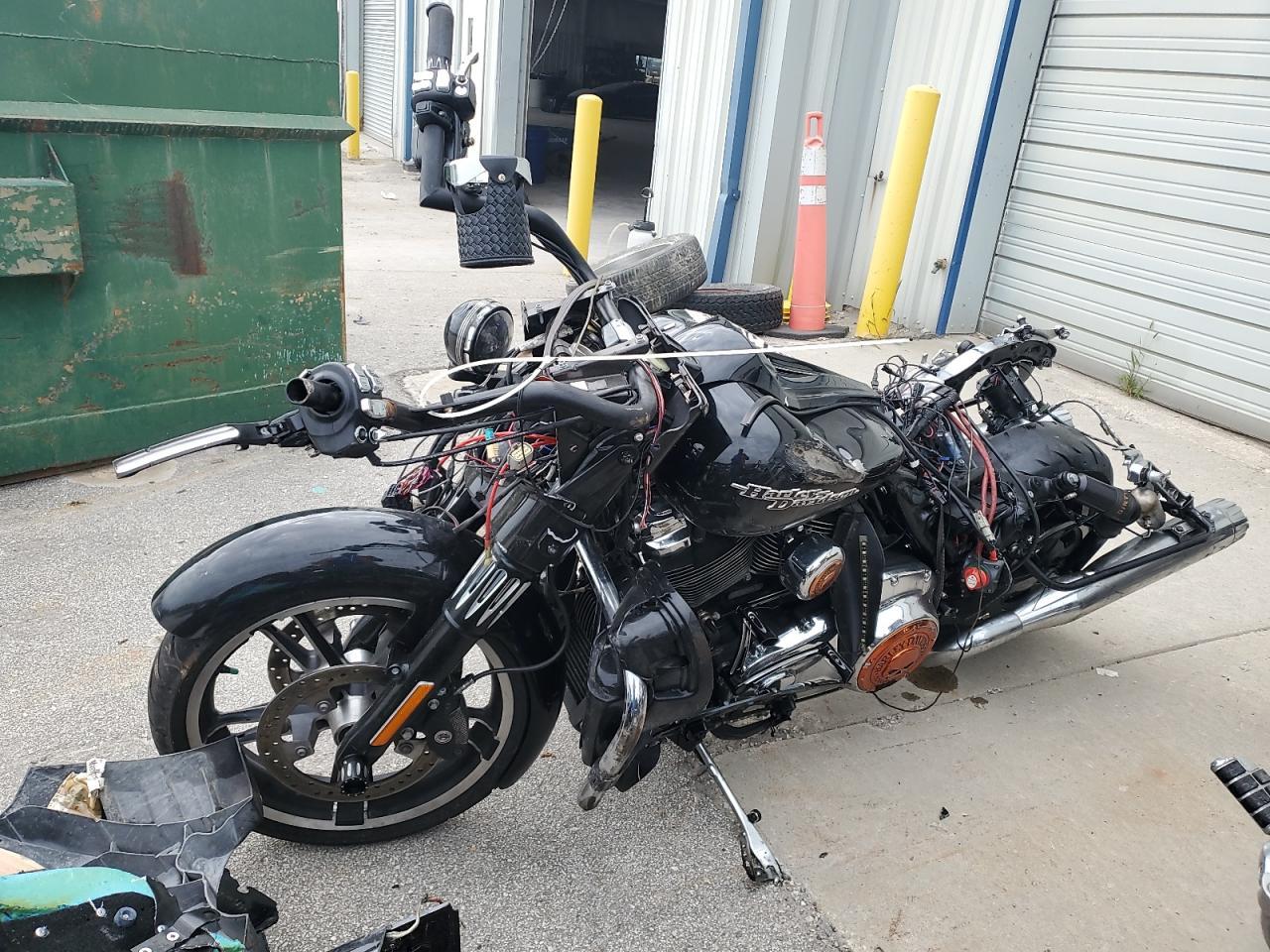 2017 Harley Davidson Flhx Street Glide - Image 3