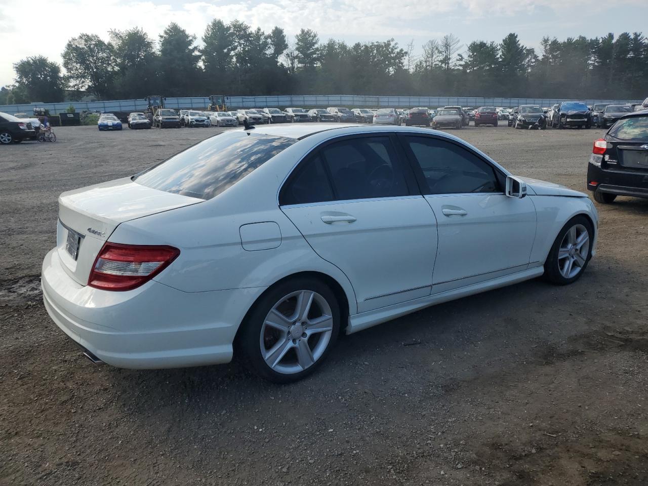 2011 Mercedes-Benz C 300 4Matic - Фото 3
