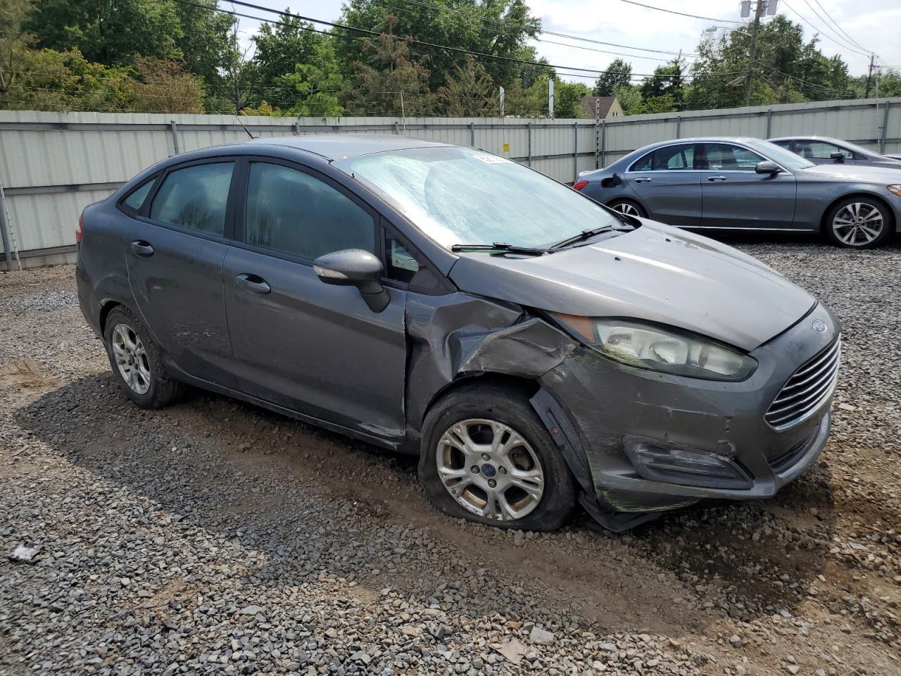 2016 Ford Fiesta Se - Фото 4