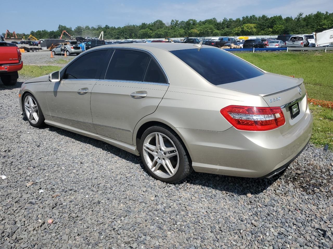 2011 Mercedes-Benz E 550 4Matic - Image 2
