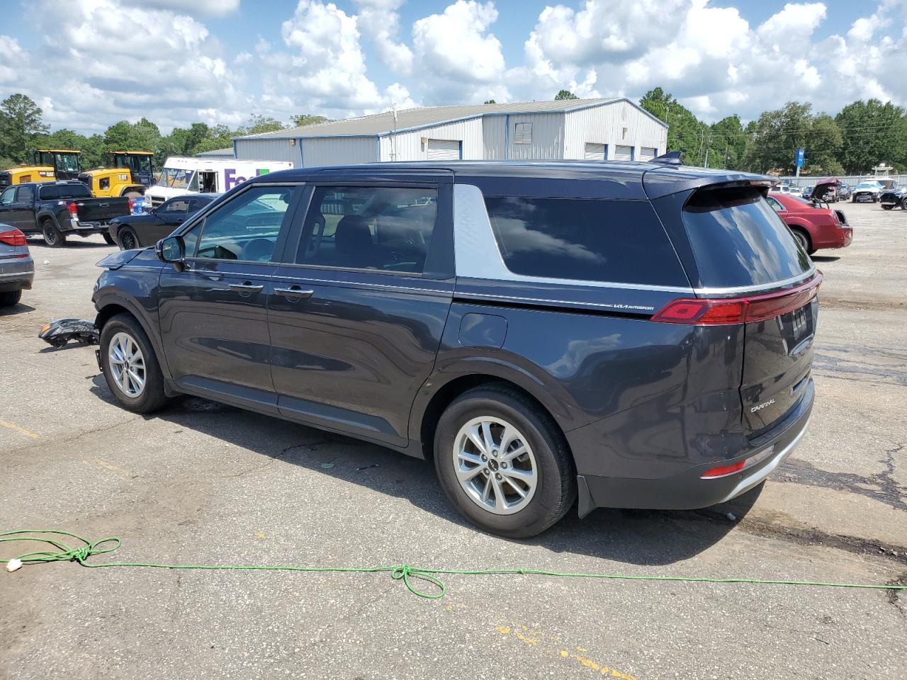 2023 Kia Carnival Lx - Image 2