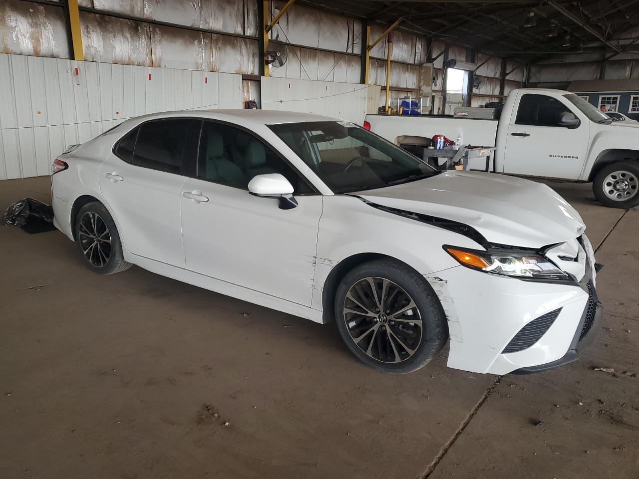2018 Toyota Camry L - Фото 4