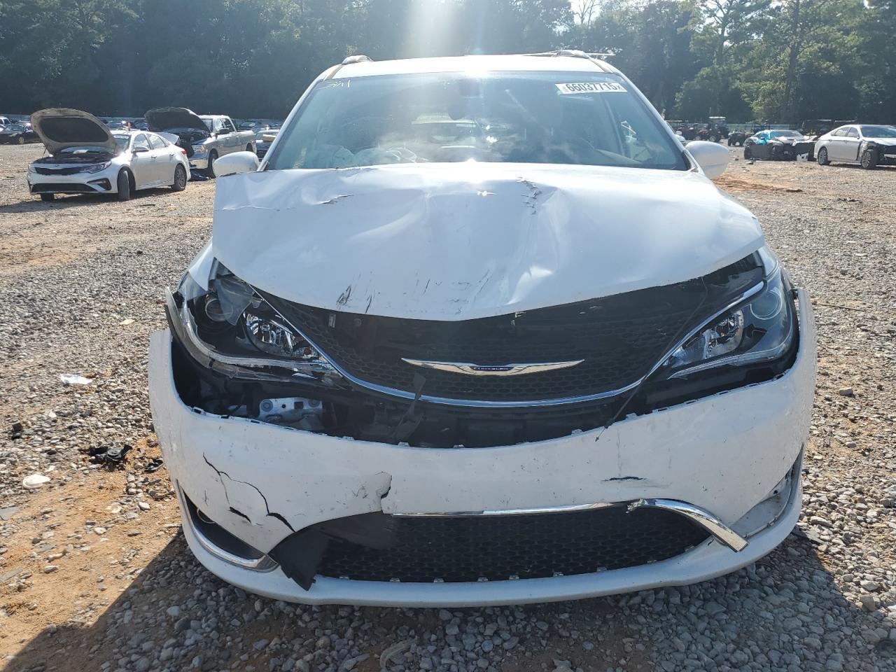 2018 Chrysler Pacifica Touring L - Фото 5