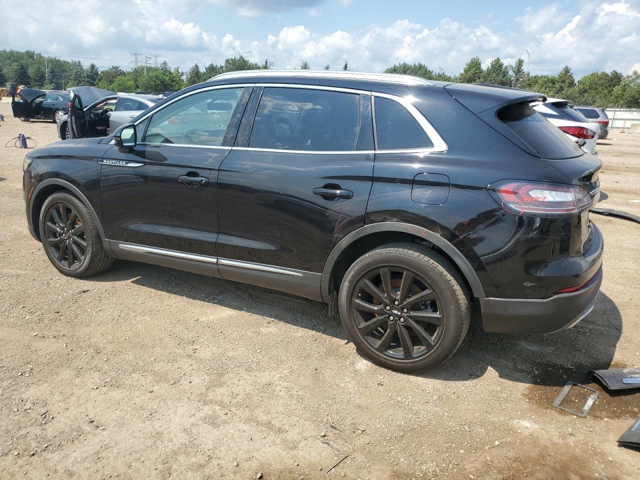 2021 Lincoln Nautilus Reserve - Фото 2