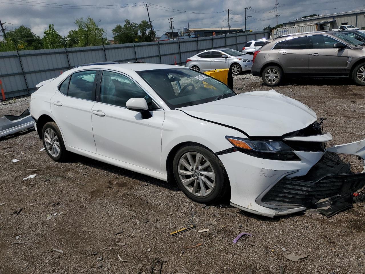 2023 Toyota Camry Le - Фото 4
