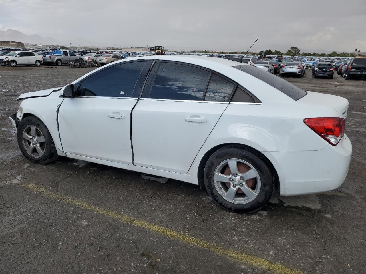 2016 Chevrolet Cruze Limited Lt - Image 2