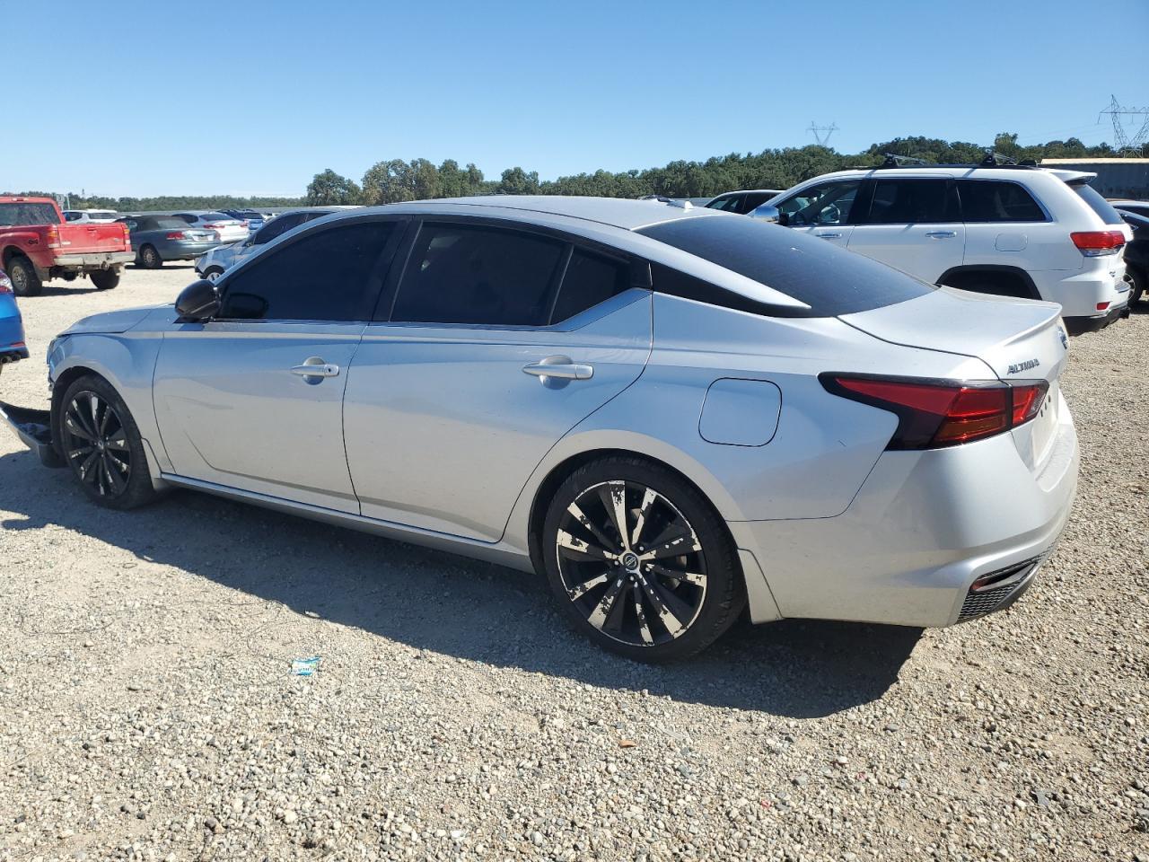 2019 Nissan Altima Sr - Фото 2