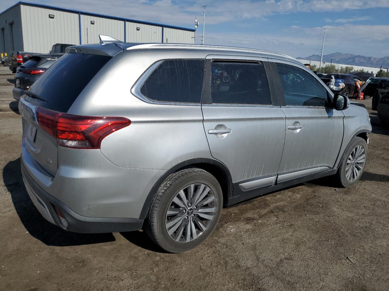 2020 Mitsubishi Outlander Se - Фото 3