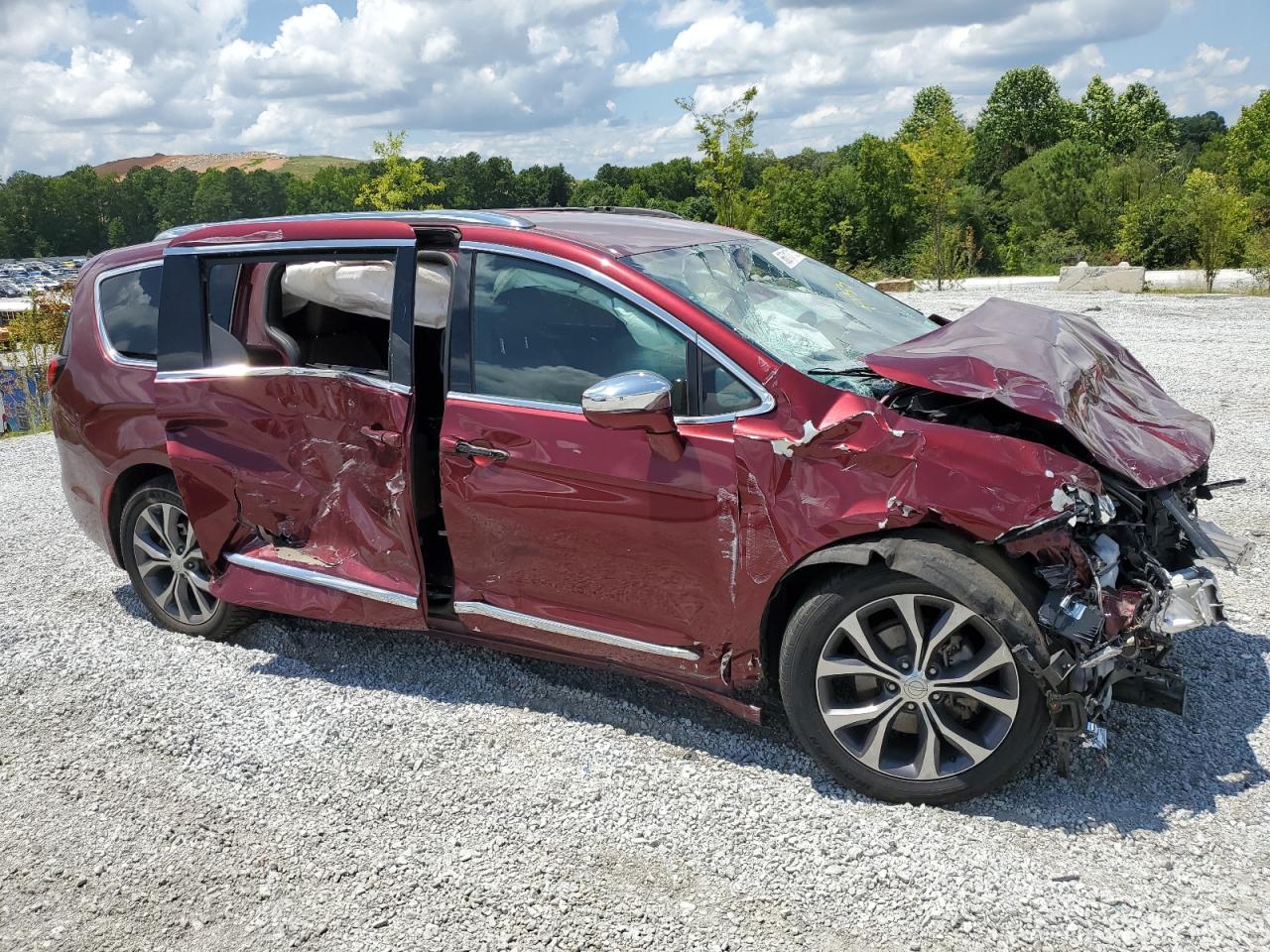 2018 Chrysler Pacifica Limited - Image 4