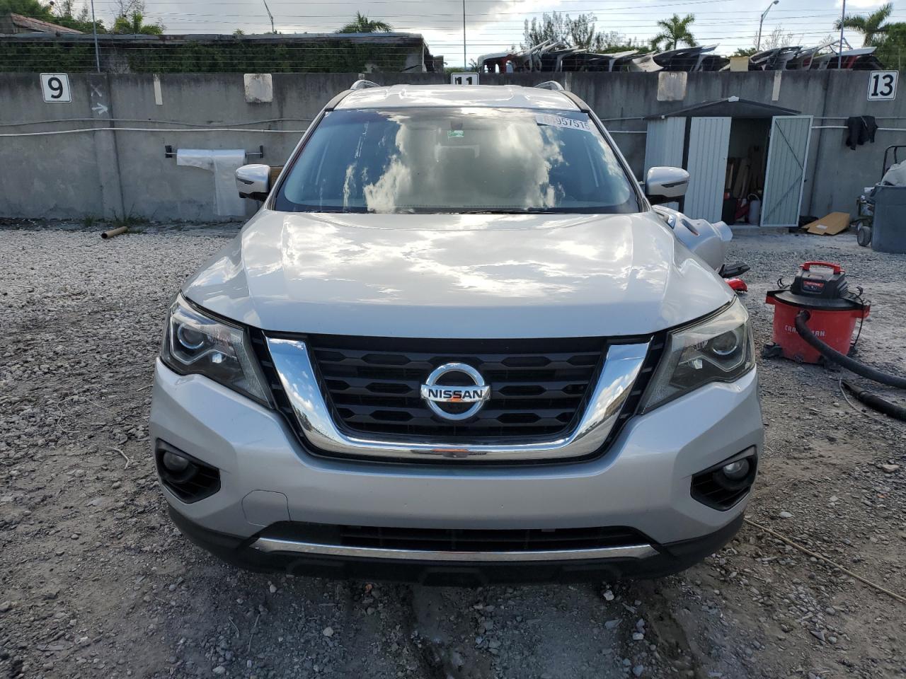 2018 Nissan Pathfinder S - Image 5