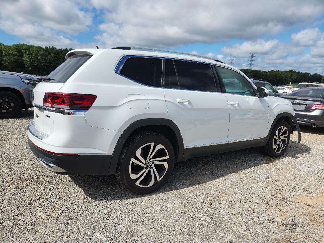 2021 Volkswagen Atlas Sel Premium - Image 3