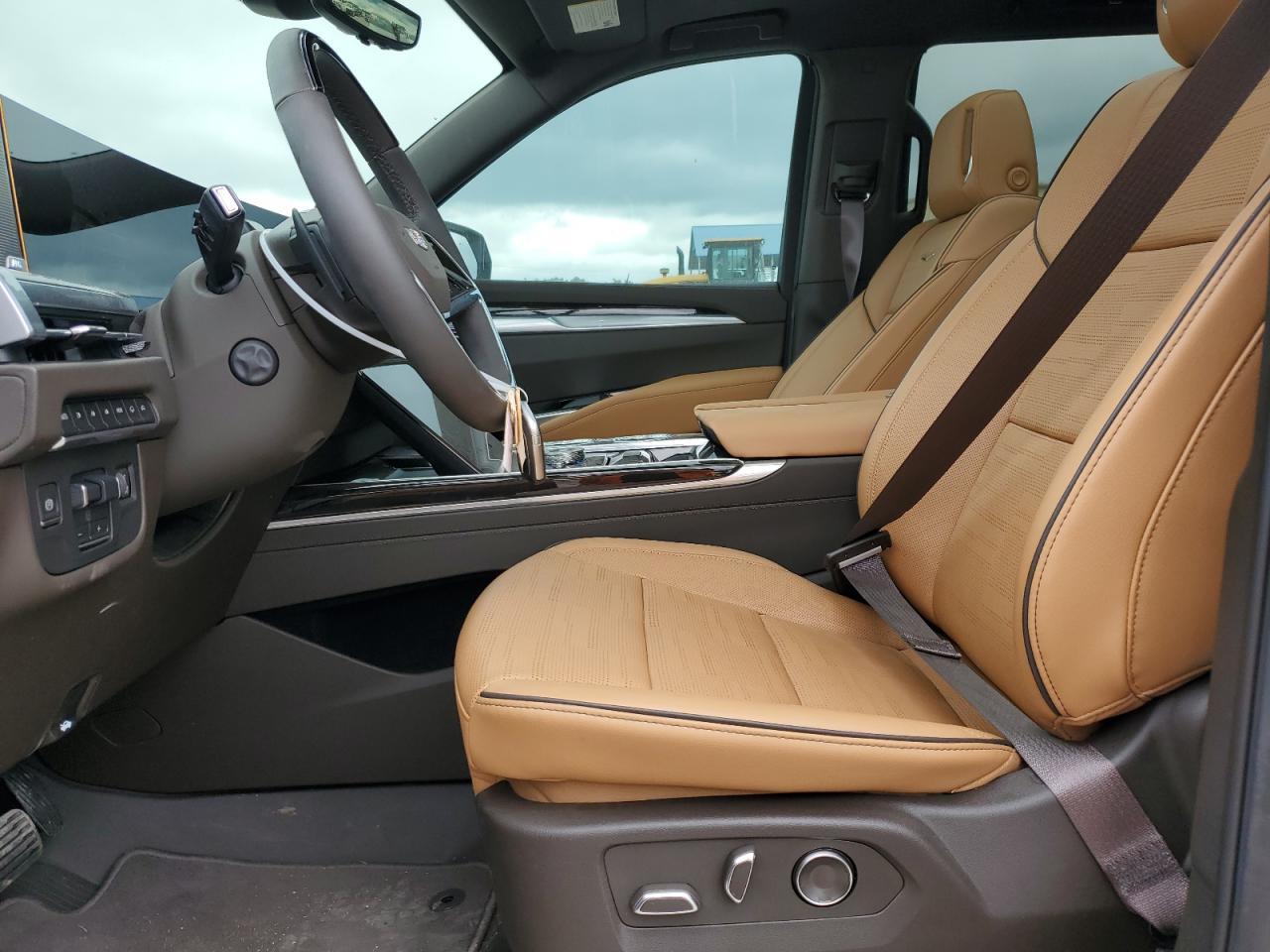 2025 Cadillac Escalade Premium Luxury - Image 7