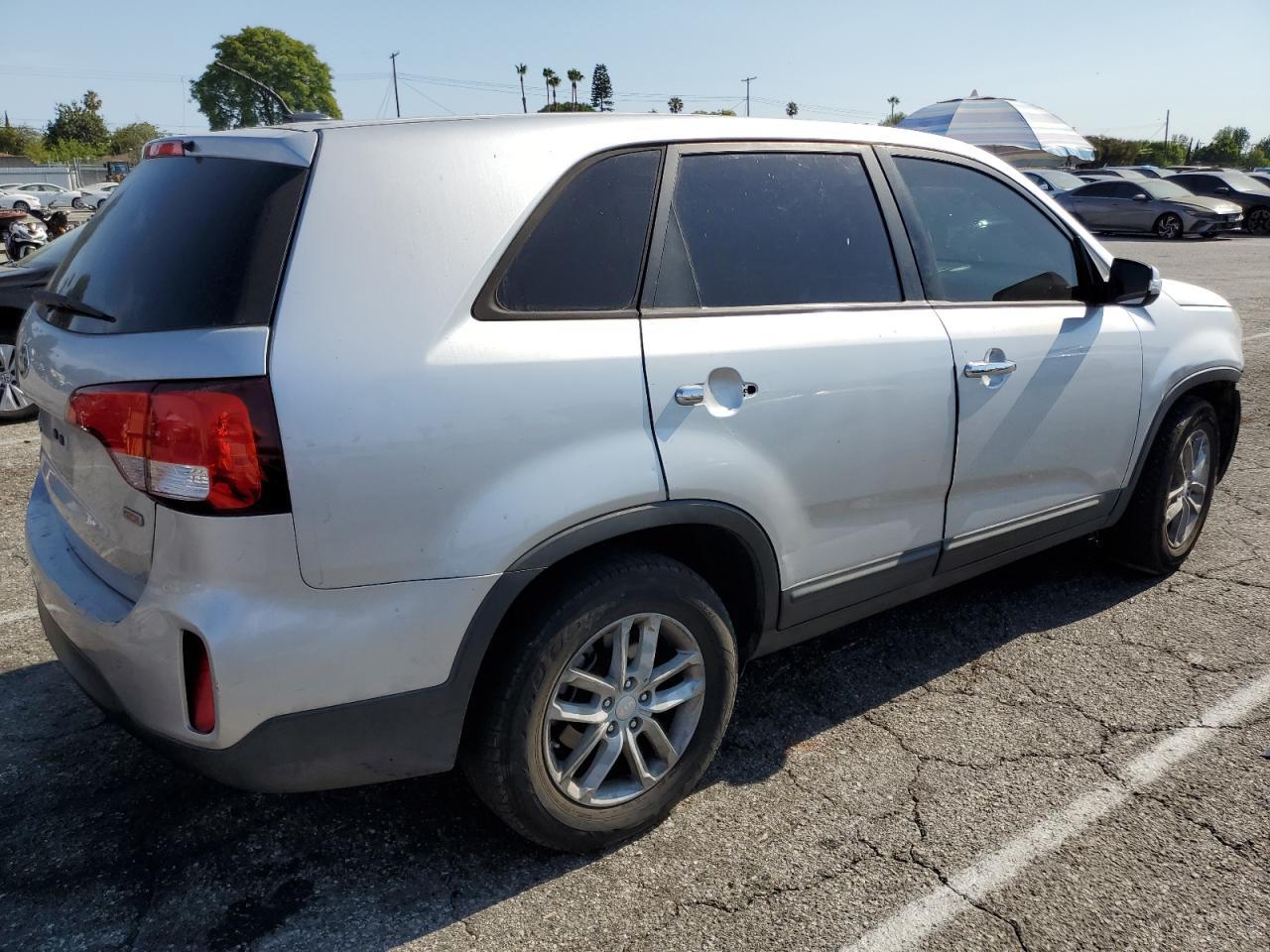 2015 Kia Sorento Lx - Image 3