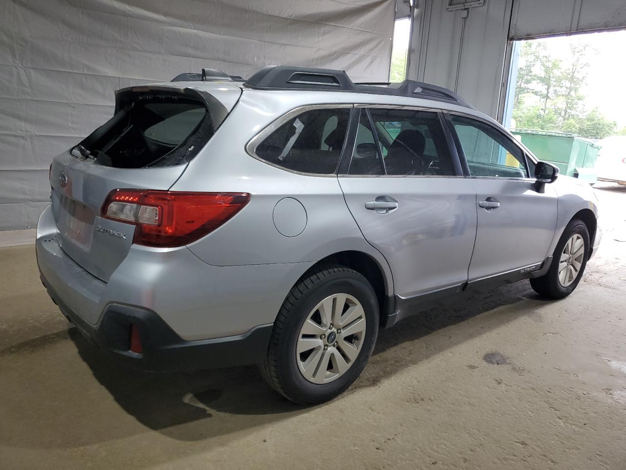 2018 Subaru Outback 2.5I Premium - Image 3