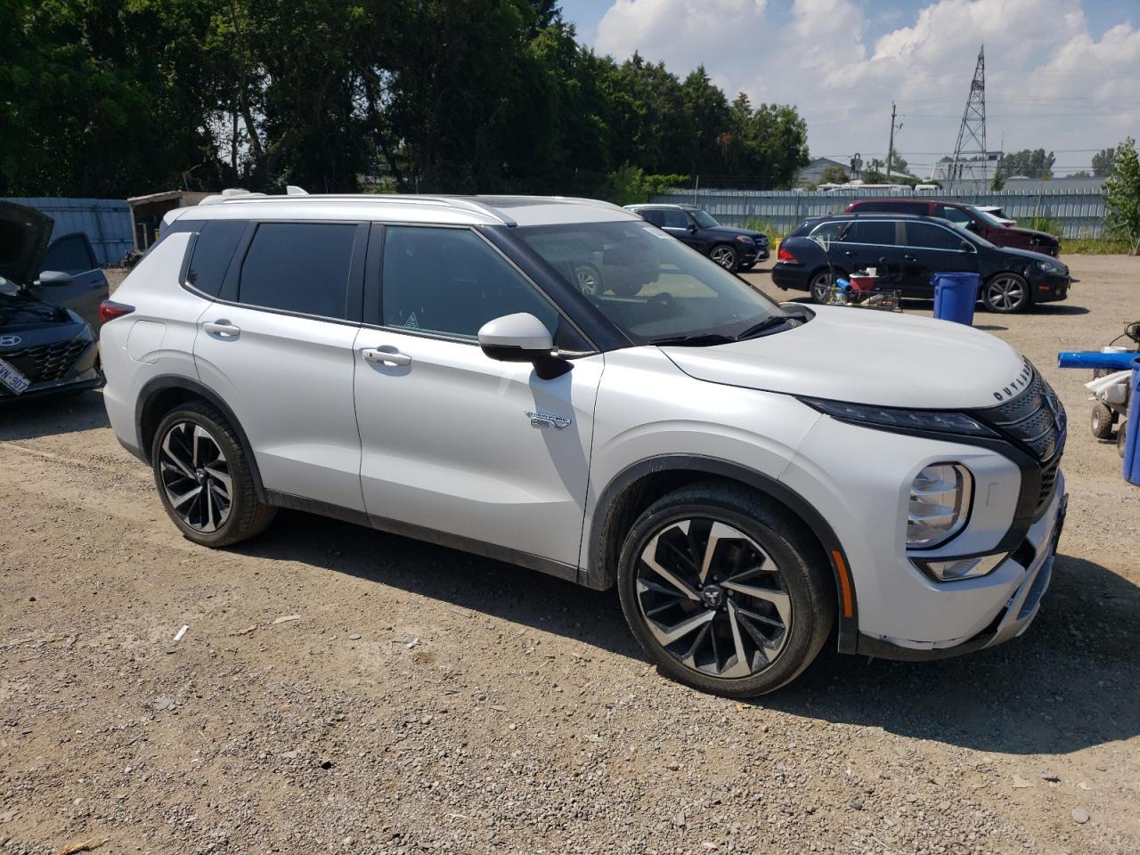 2023 Mitsubishi Outlander Se - Image 4