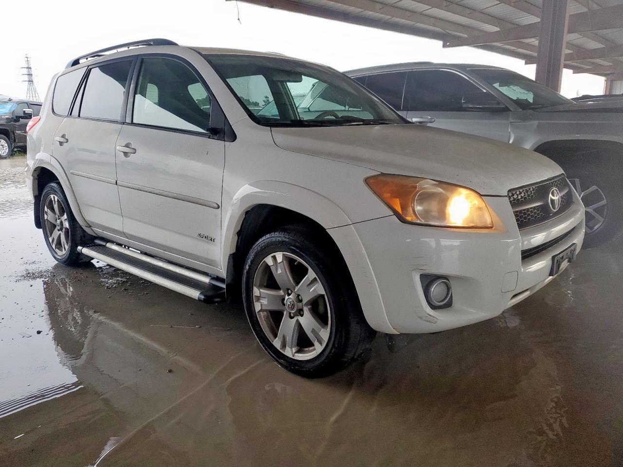 2009 Toyota Rav4 Sport - Image 4