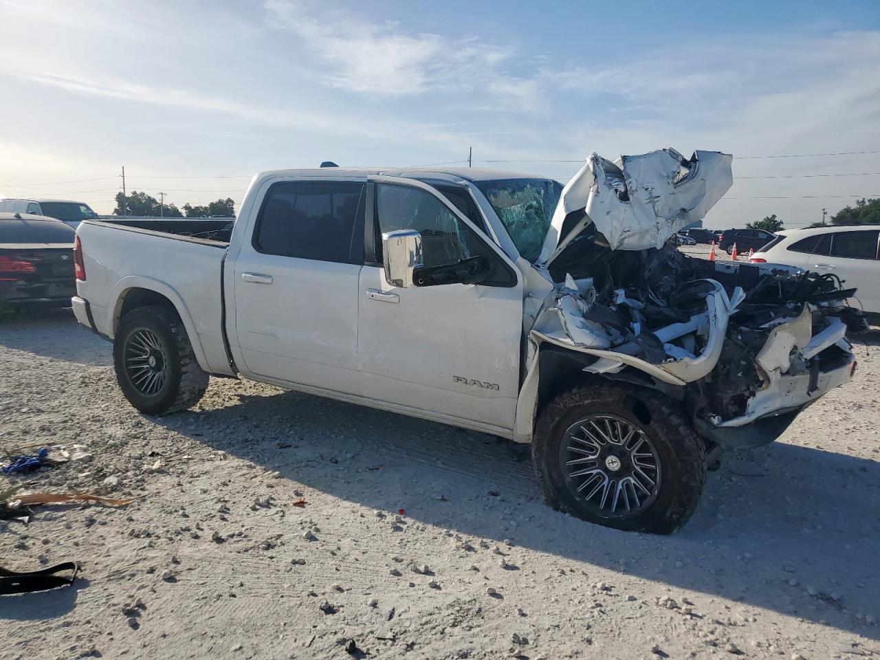 2019 Ram 1500 Laramie - Image 4