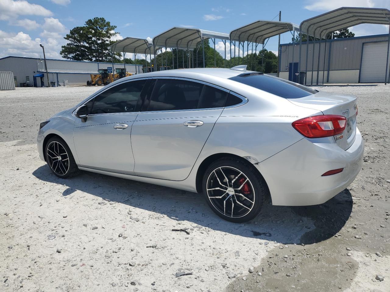 2016 Chevrolet Cruze Premier - Image 2