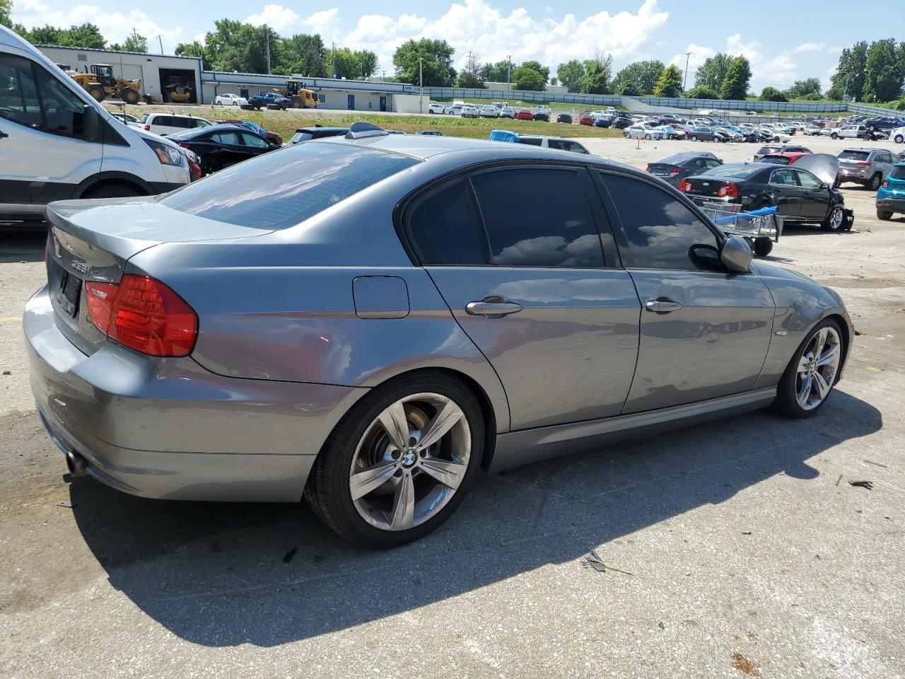 2011 BMW 335 I - Фото 3