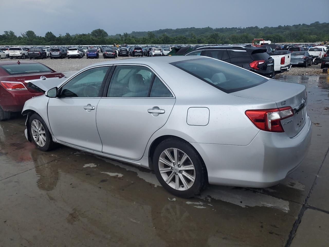 2013 Toyota Camry L - Фото 2