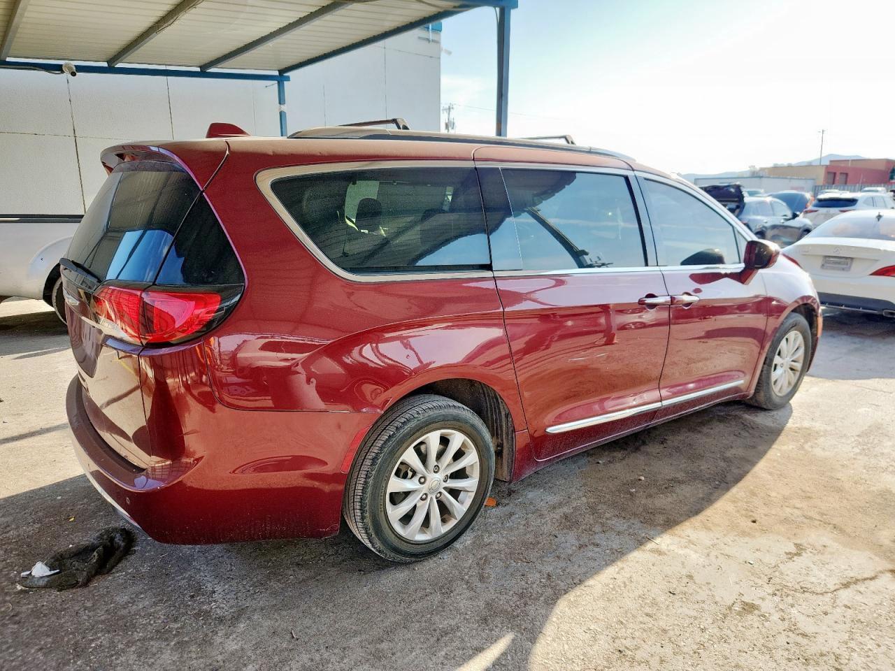 2019 Chrysler Pacifica Touring L - Image 3